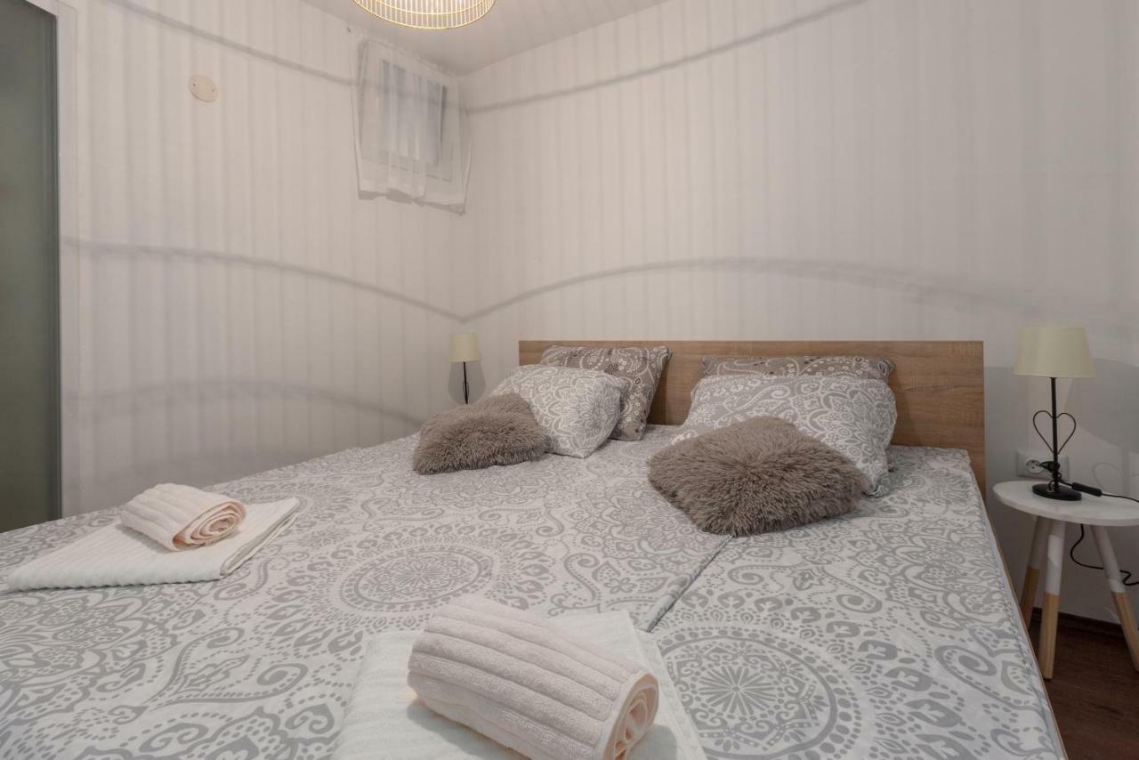 Apartment Henna PUY מראה חיצוני תמונה